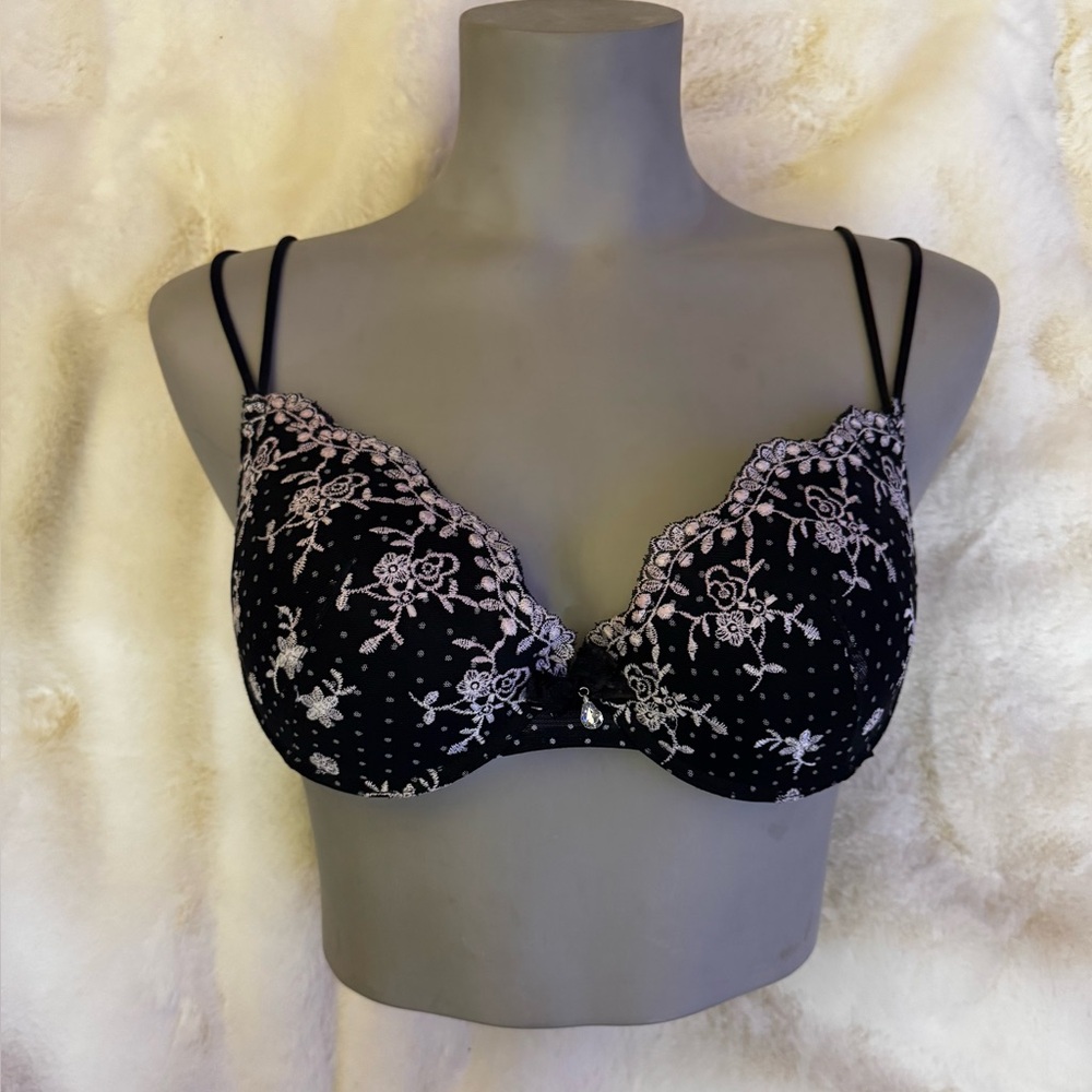 Elegant polka dot flowers embroider black  Lace Bra New without tags